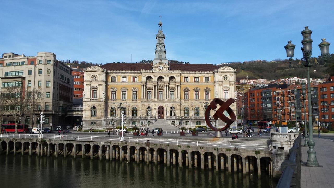 Lux Cityhall + Parking Бильбао Экстерьер фото